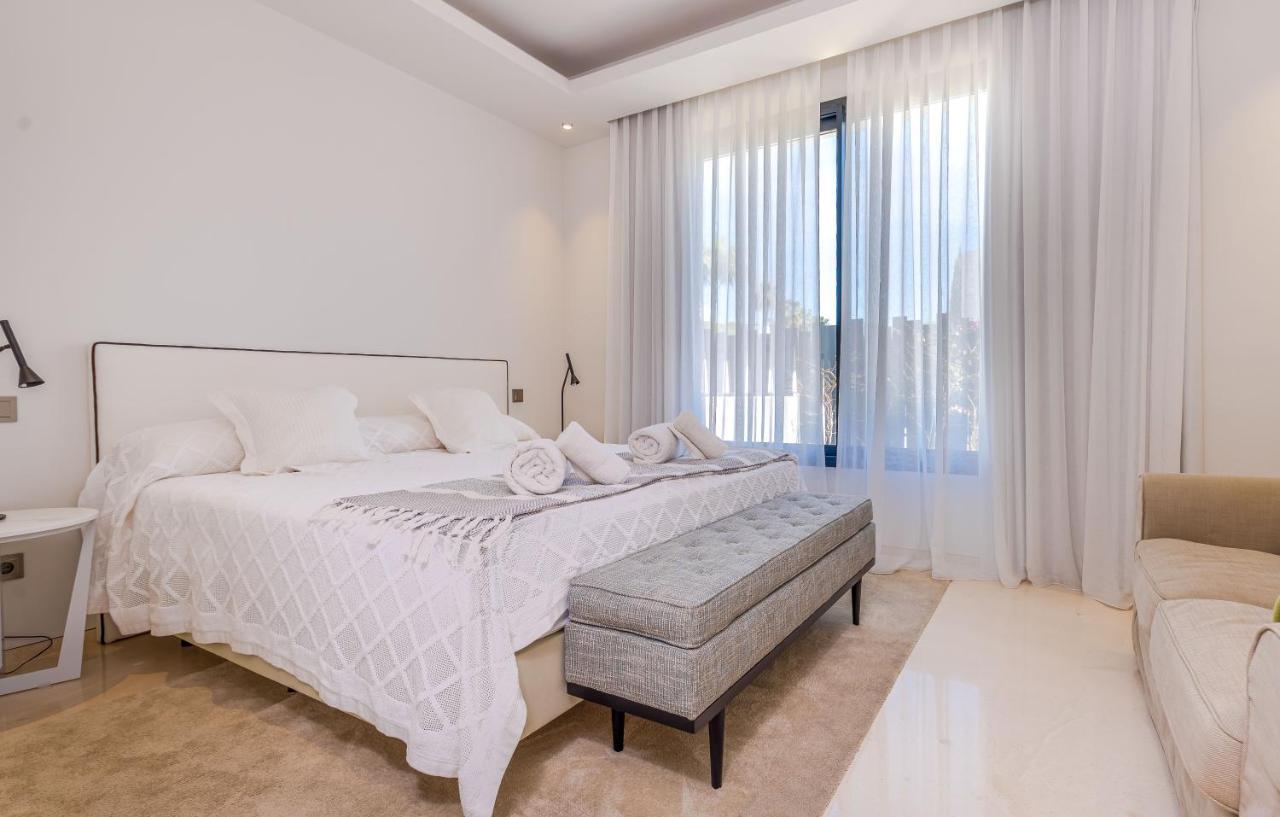 Luxury Golden Mile - 5 Bed & Open Sea View